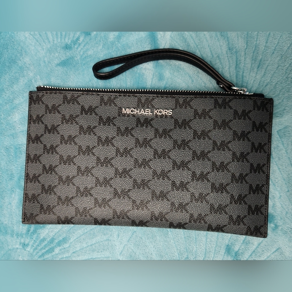 Michael Kors wristlet clutch